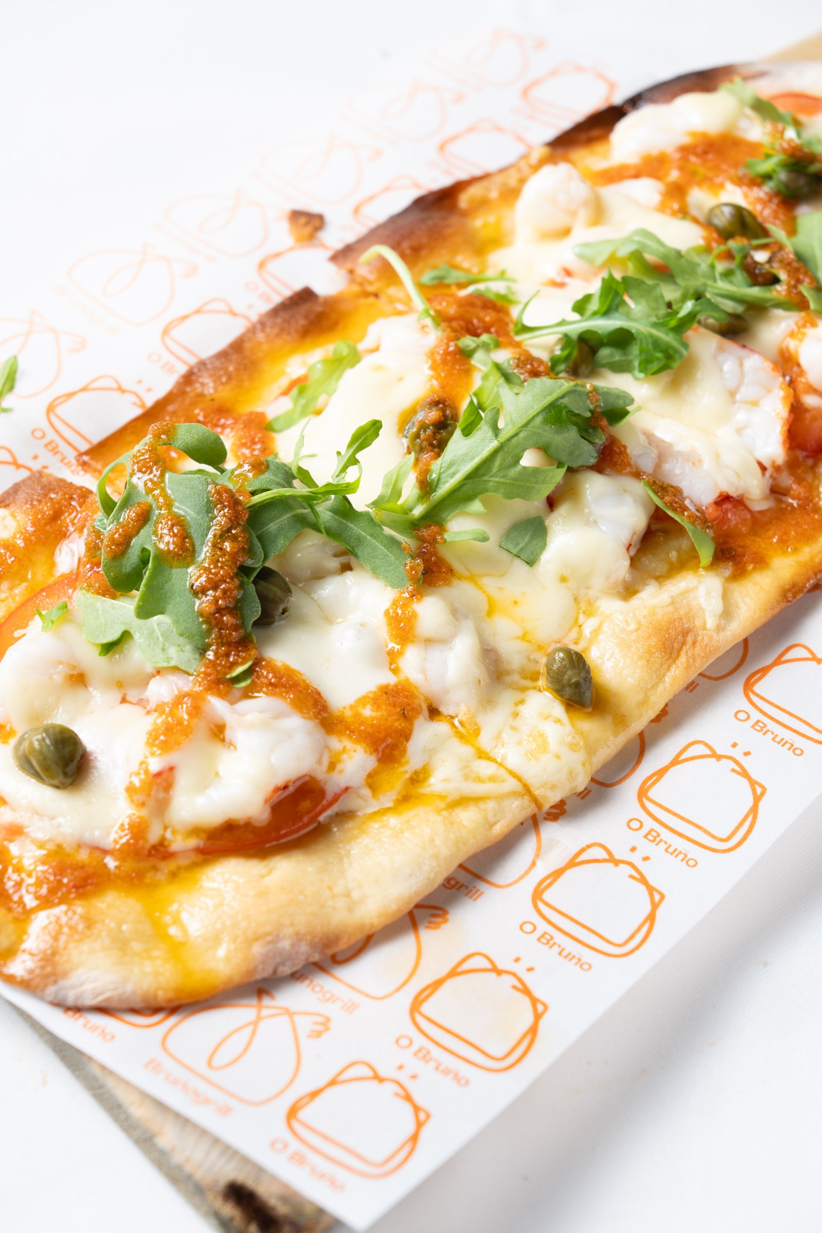 Chalana de langostinos con alcaparras y tomate seco – detalle 1